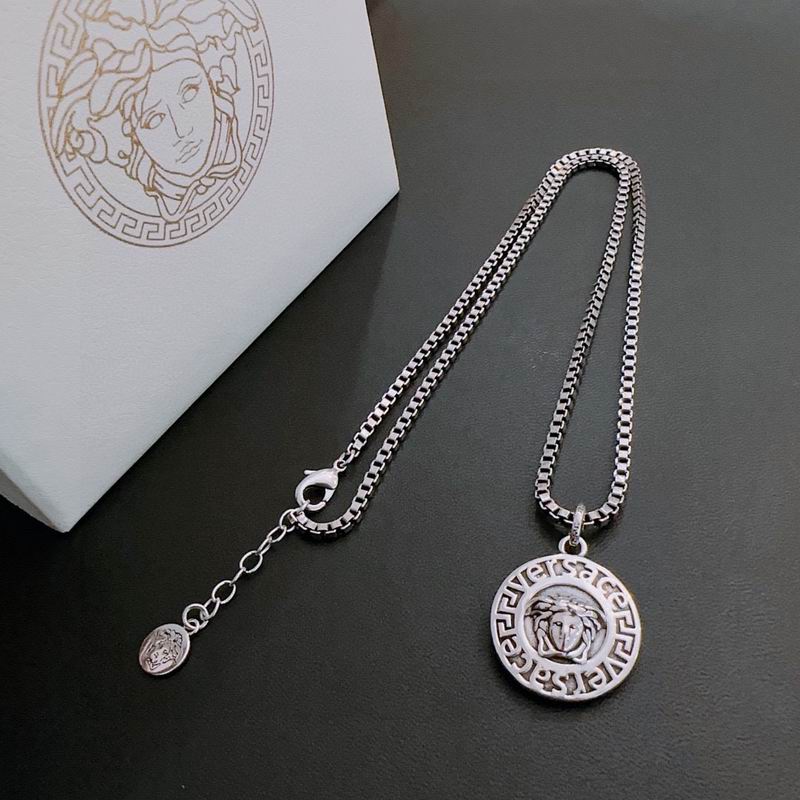 Versace necklace lyx243